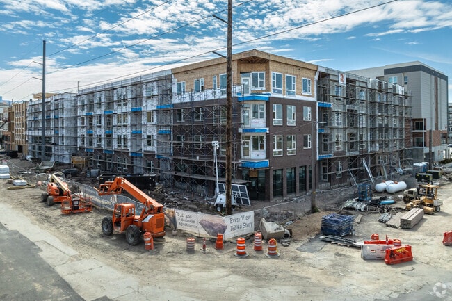 Building Photo - Central West Apartments