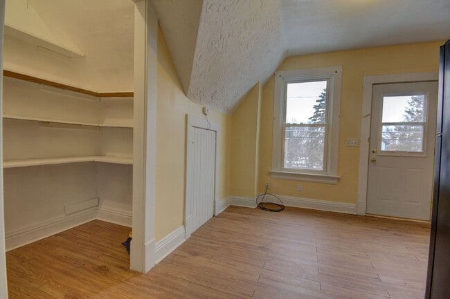 Photo - SL POS618 Unit Carriage House