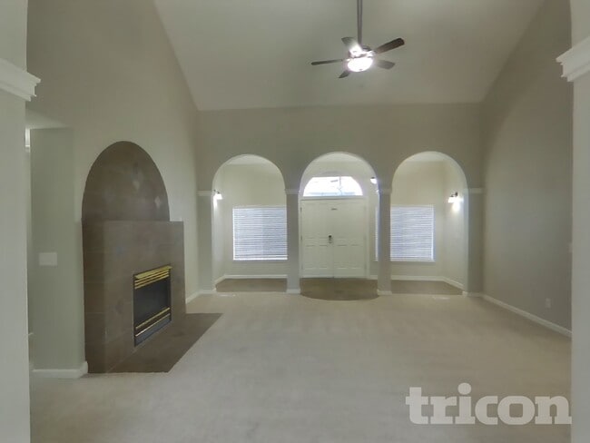 Photo - 302 3rd Ave SE