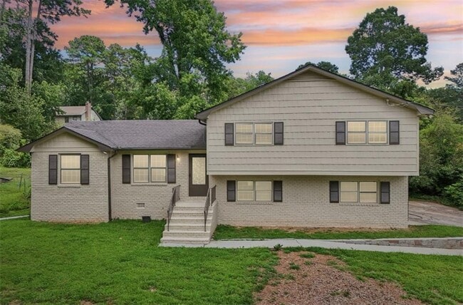 Building Photo - 498 Cole Dr SW