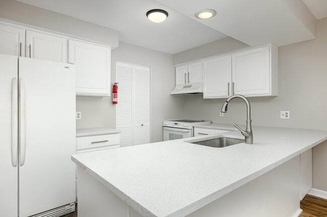 Photo - 893 Cliffs Dr Unit 307 A