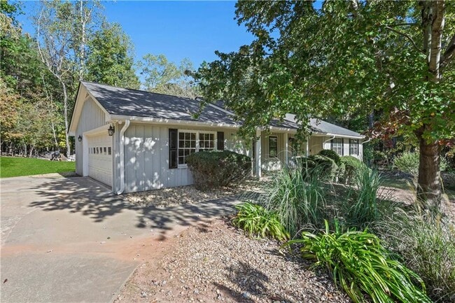 Photo - 4684 Ben Hill Dr