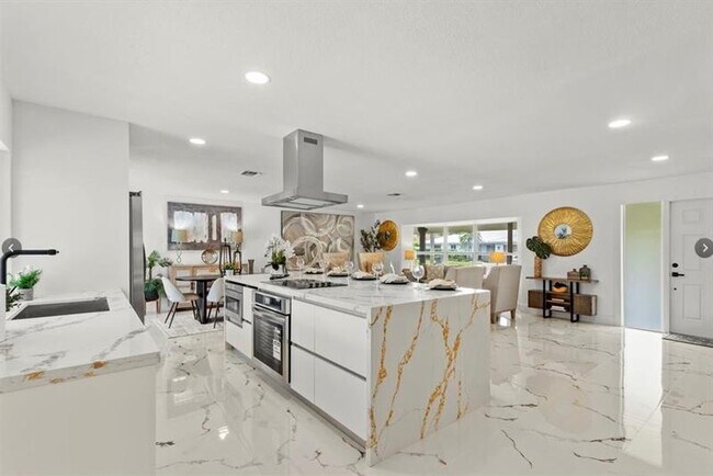 Photo - 1365 SW 14th St