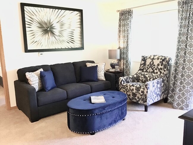 Crestwood - 2BR 2BTH
