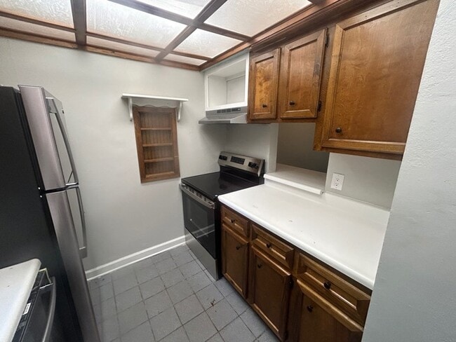Photo - 240 Jamil Rd