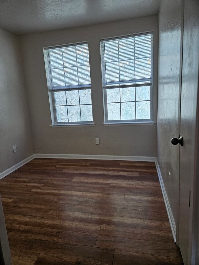 Photo - 100 S Shepherd St Unidad 7