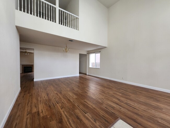 Photo - 2469 De Beers Ct