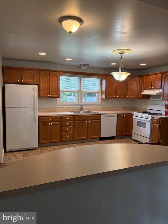 167 E Wolfert Station Rd