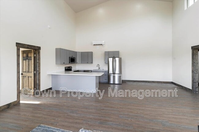 Photo - 2401 Lower Valley Rd