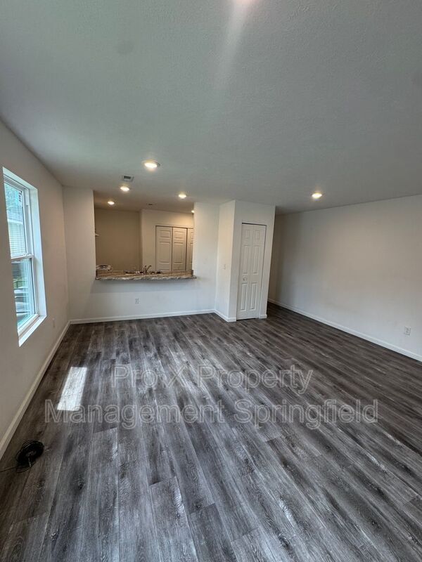 Photo - 1618 W Scott St