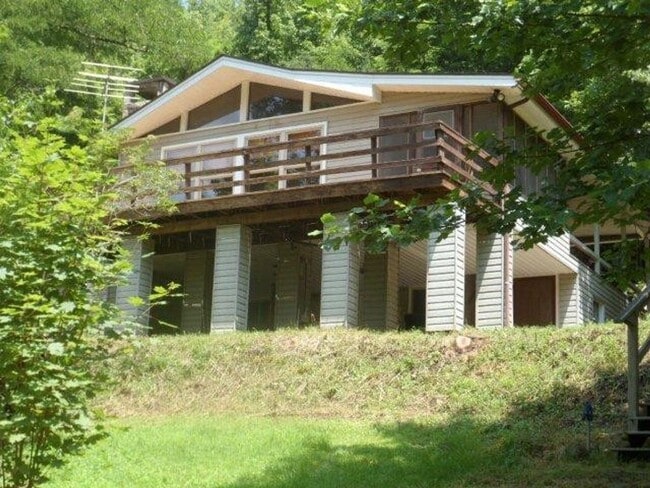 Photo - 1349 Firefly Rd