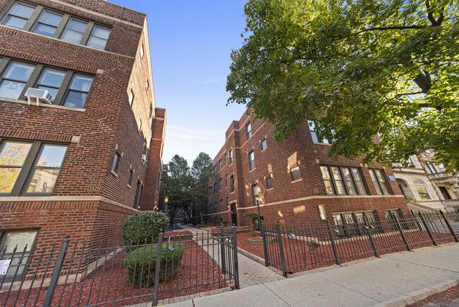 Building Photo - 3835 N Fremont St Unit 1BD Rental