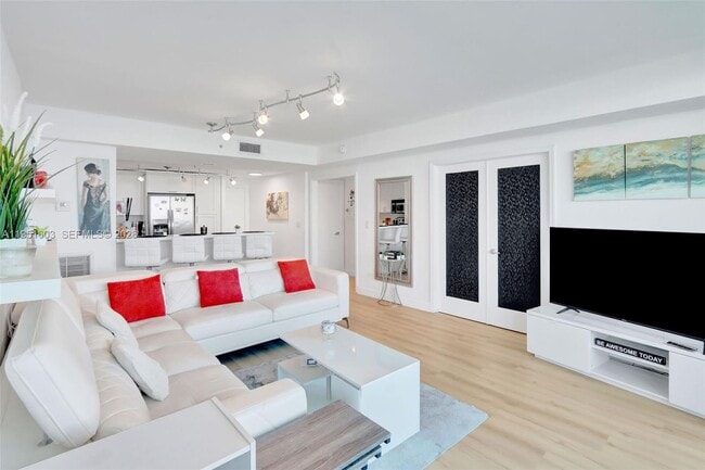 Photo - 7501 E Treasure Dr Unit 9EF