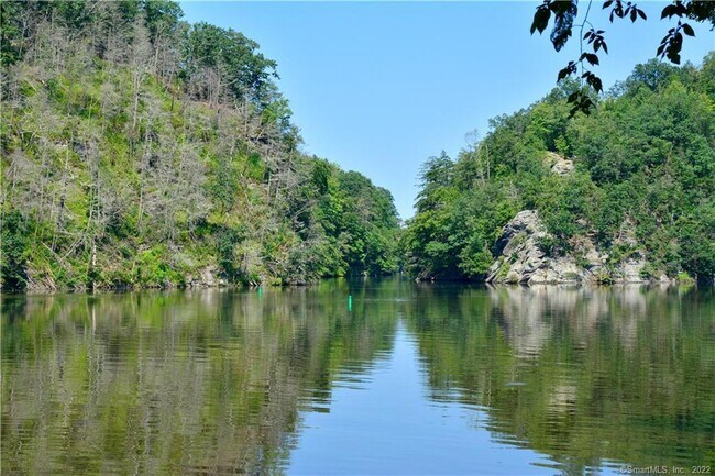 Photo - 67 Lake Lillinonah Rd N