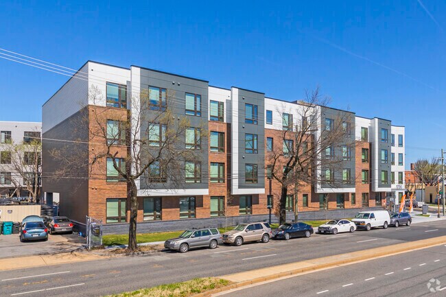 1736 Rhode Island Ave NE - Mills Place