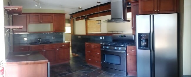 Stainless steel kitchen - 524 S 900 E Rental
