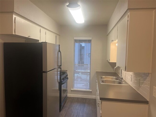 Building Photo - 5607 Sunshine Dr Unit 117 Rental