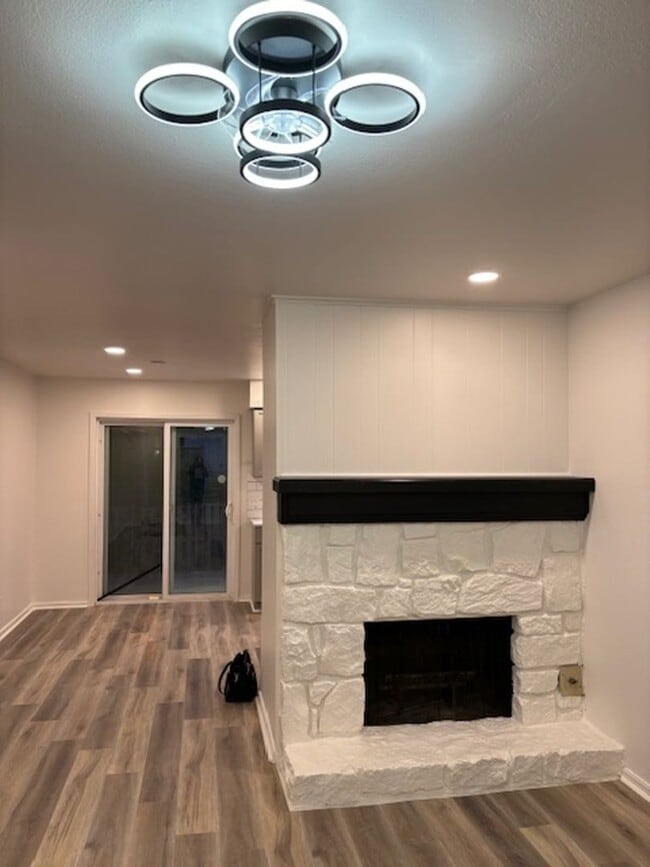 Building Photo - 4406 E 68th St