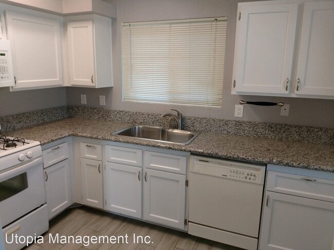 Photo - 4 br, 2 bath House - 810 Bergamont Dr