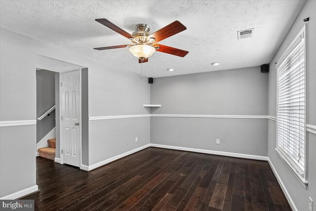 Photo - 1594 Lodge Pole Ct