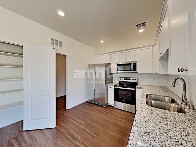 Photo - 1522 Garden Swing Ave