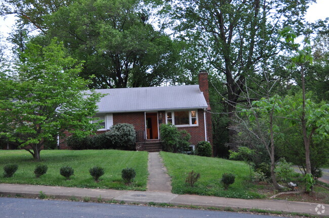 Building Photo - 2414 Sunset Rd Unit A Rental