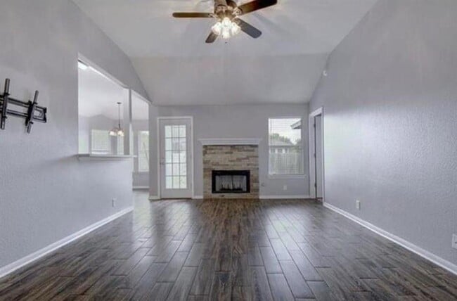 Photo - 351 Zebra Dr