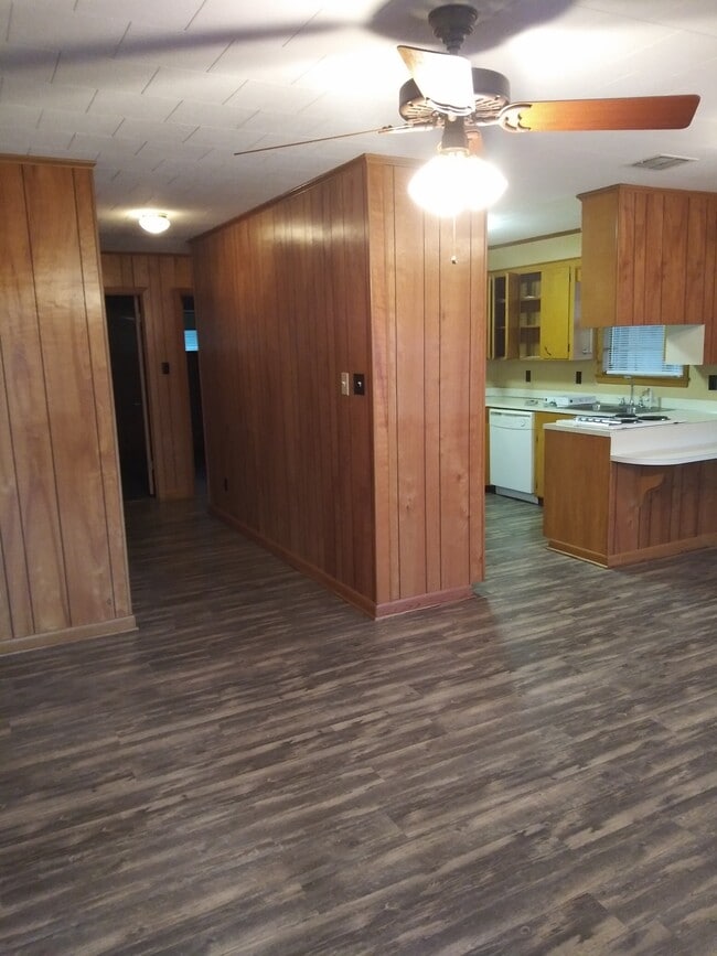 Building Photo - 509 Maxine Ave Unit A Rental