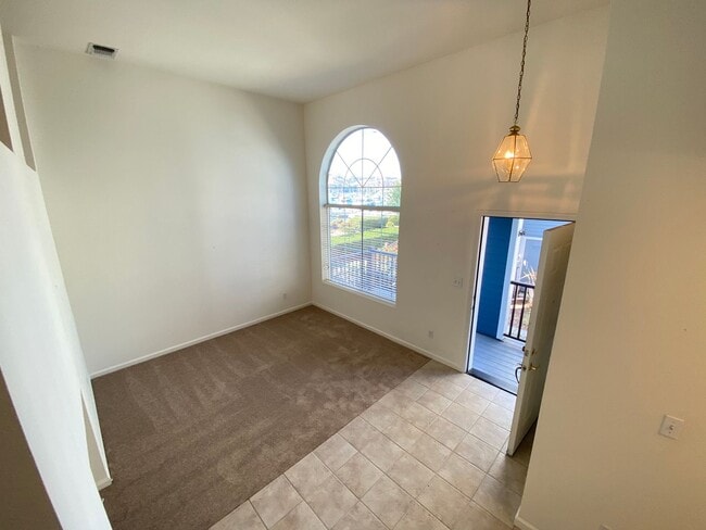Photo - 3 Bed 2.5 Bath Townhouse W/ Attached Garage In Portside Village