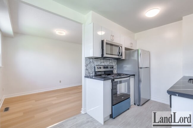 Photo - 2830 Midland Ave Unit TH1