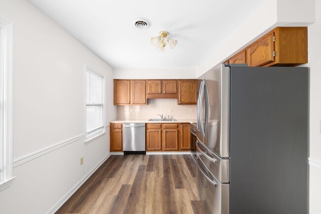 Photo - 2007 Williamsburg Square