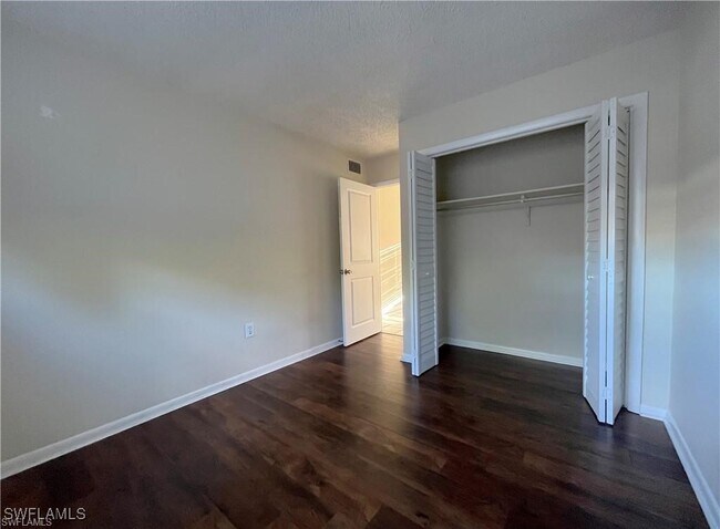 Building Photo - 3325 Arpt Rd S Unit S2