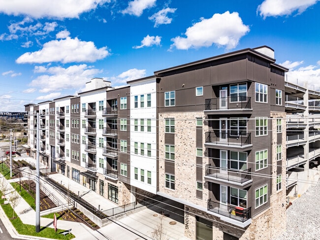 Building Photo - Broadstone Berry Hill