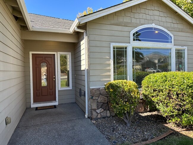 Photo - 818 Solano Cir