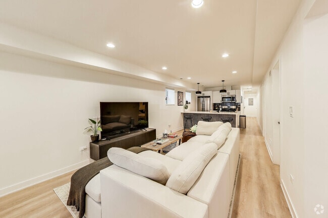 Building Photo - 2619 N Kimball Ave Unit G Rental