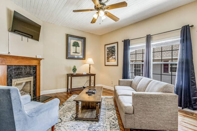 Building Photo - 518 W Strong St Rental