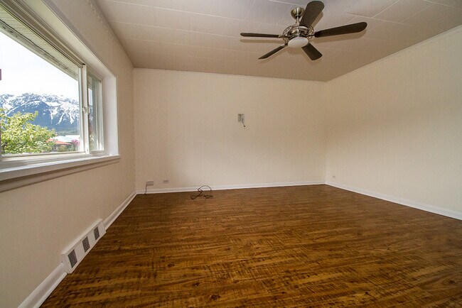 Photo - 317 Taylor St