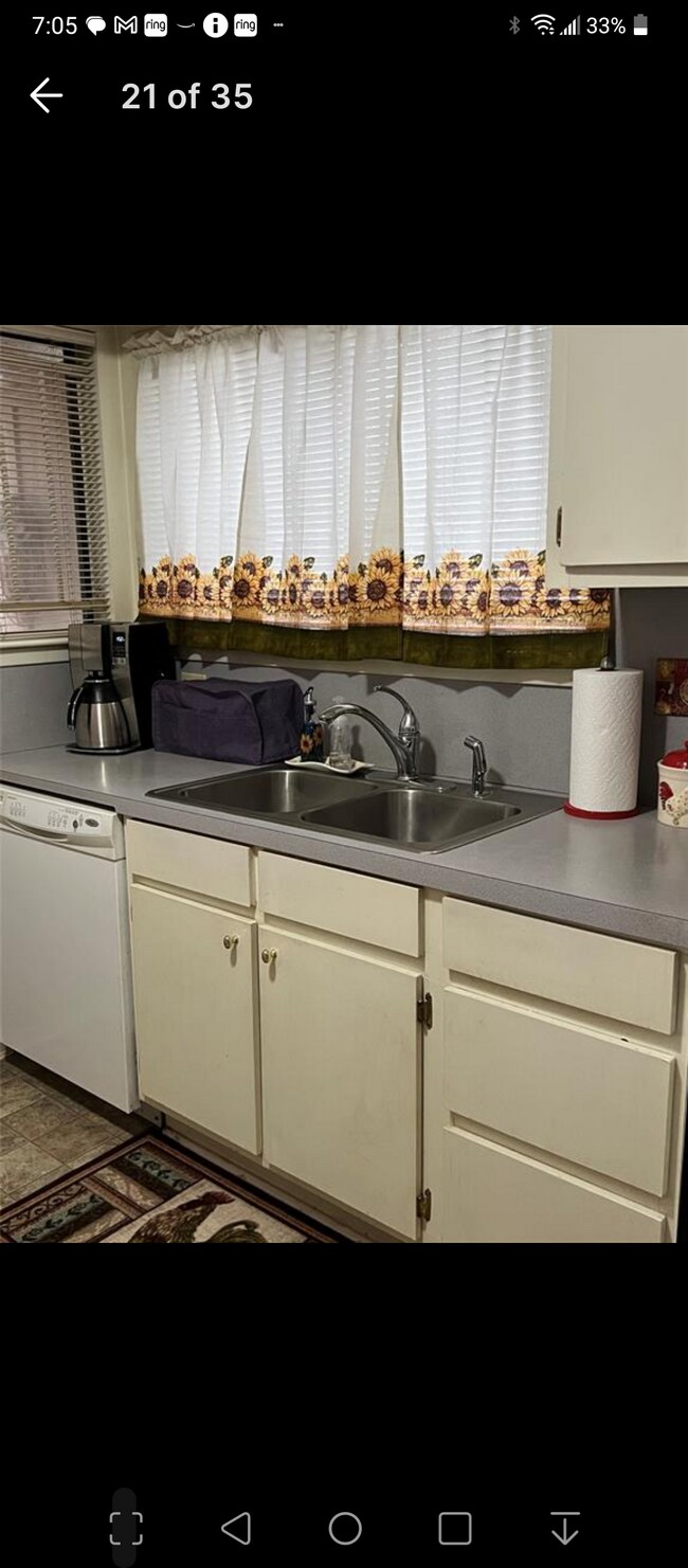 Open kitchen. To make those wonderful meals. - 2816 Windchase Blvd