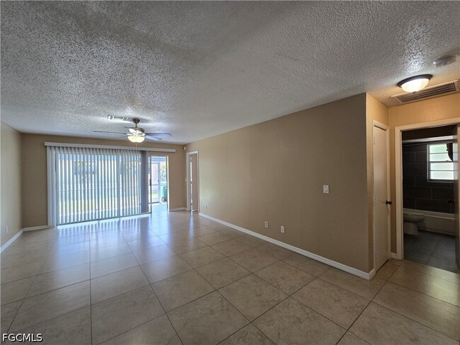 Photo - 702 SE 47th St