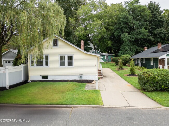 92 Asbury Ave