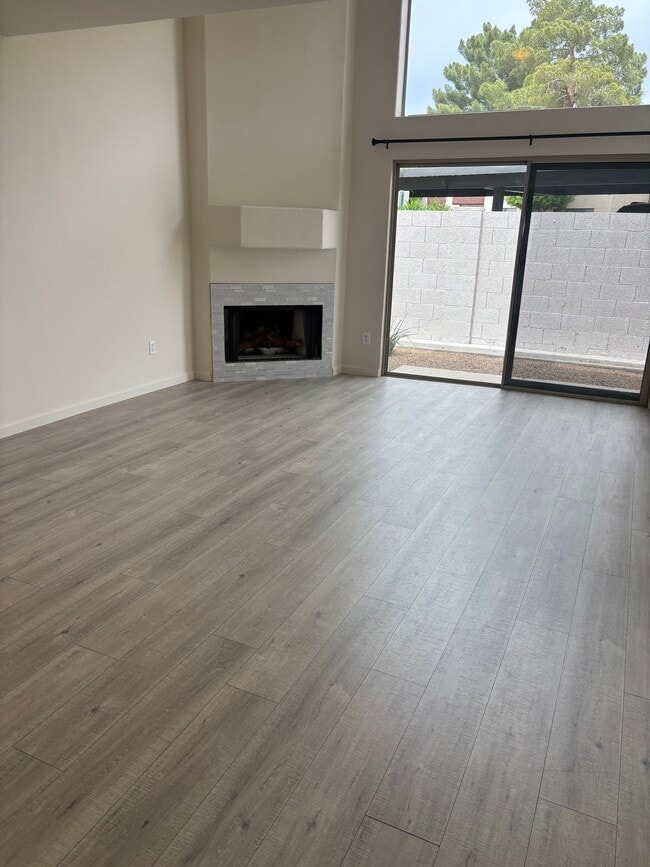 Photo - 5624 E Kelton Ln