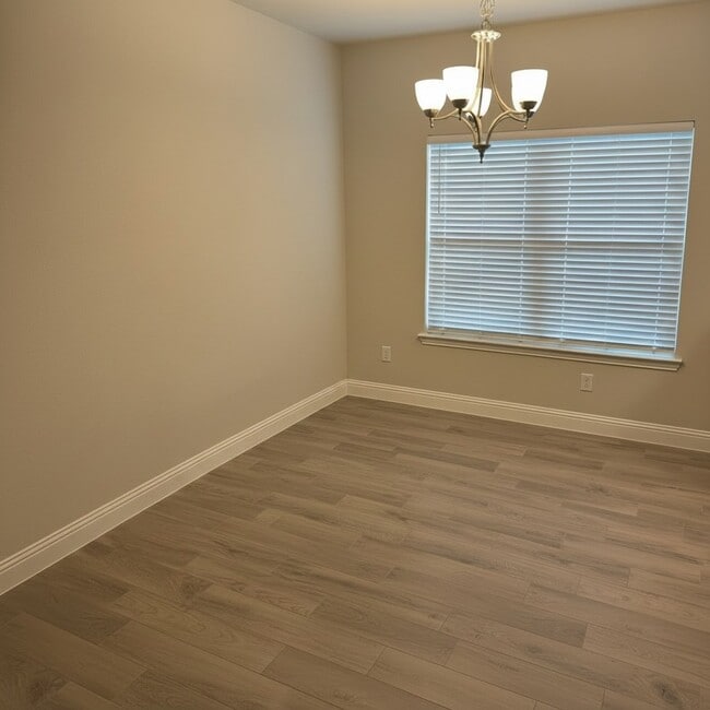 Photo - 337 Daleview Dr