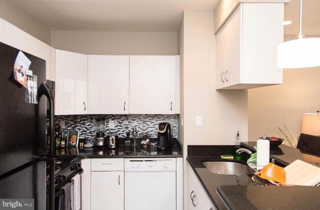 Photo - 1708 Catharine St Unit 1