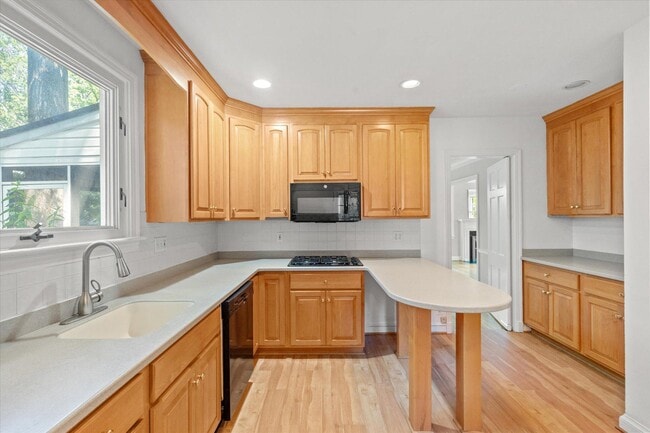Photo - 7014 Beechwood Dr