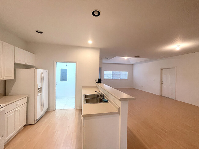 Photo - 1791 Lakefront Blvd Unidad 1