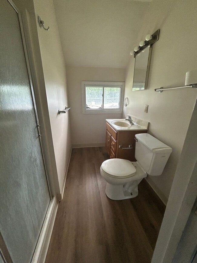 Photo - 1673 W 15th St