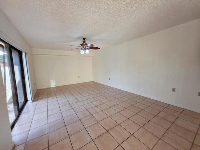 Photo - 832 Blue Ridge Cir