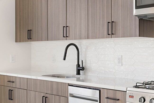 Photo - 132 Mallory Ave Unidad 203 Rental