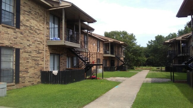 Photo - Greenville Court