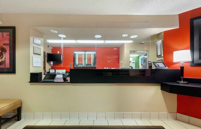 Furnished Studio-Rockford - I-90